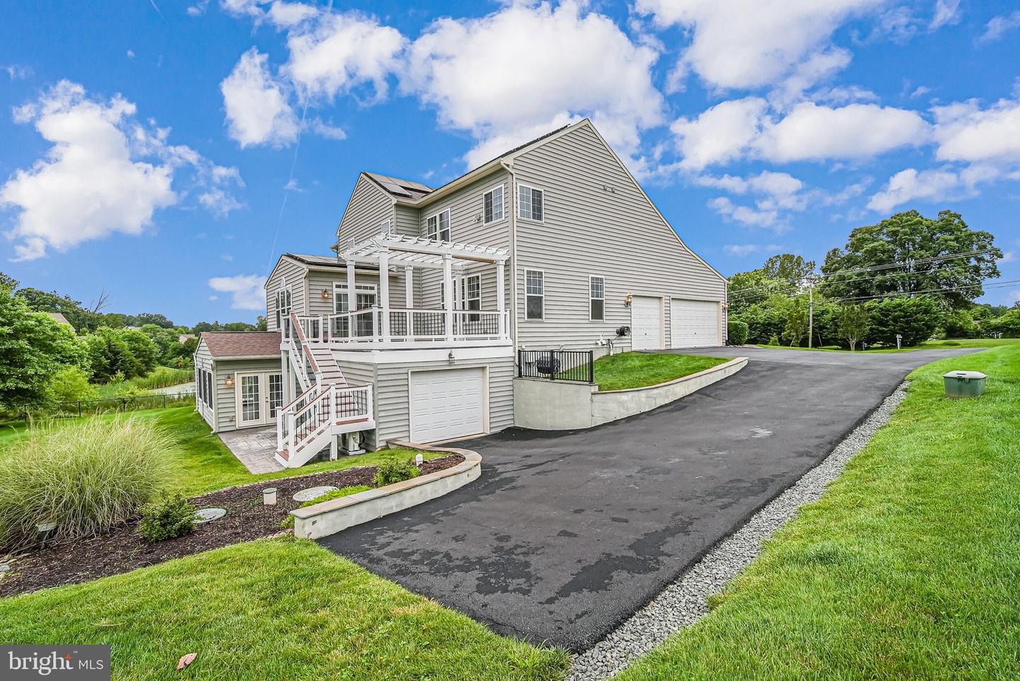 7425 SIGNAL HILL RD, MANASSAS, Virginia 20111, 5 Bedrooms Bedrooms, ,5 BathroomsBathrooms,Residential,For sale,7425 SIGNAL HILL RD,VAPW2095632 MLS # VAPW2095632
