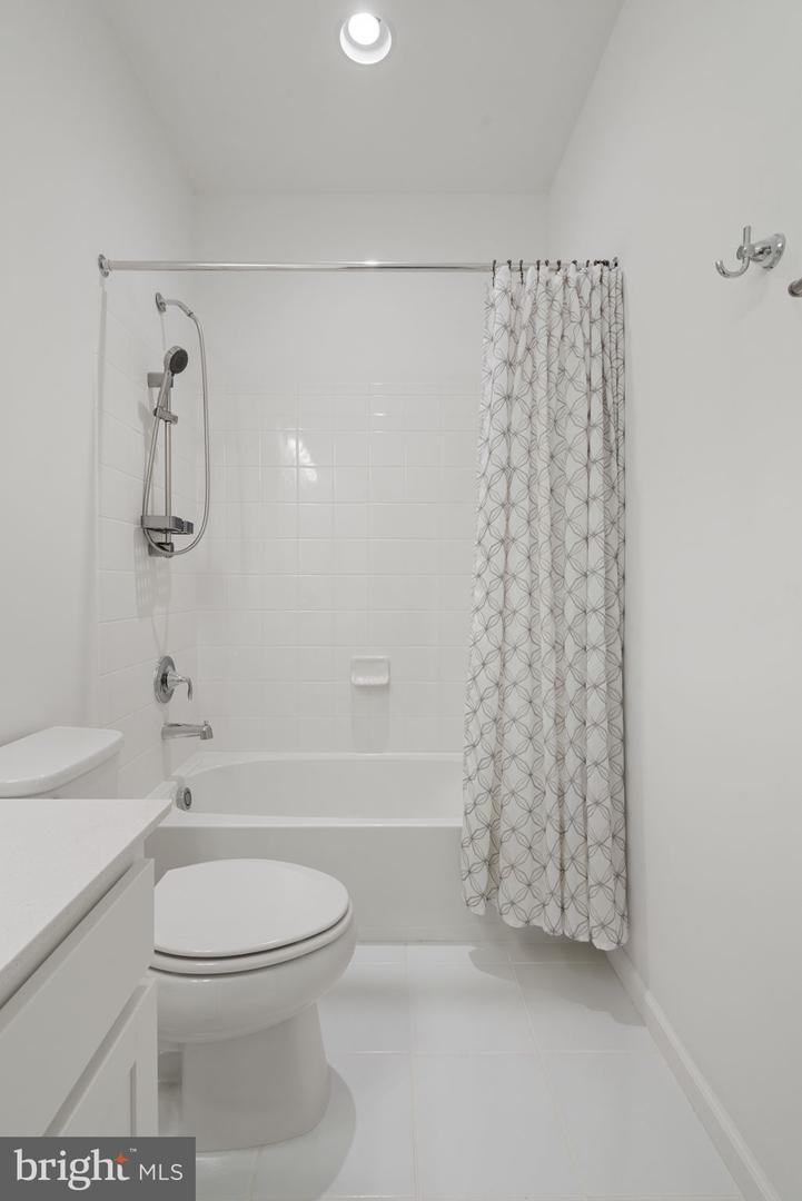18010 WOODS OVERLOOK DR, DUMFRIES, Virginia 22026, 4 Bedrooms Bedrooms, ,3 BathroomsBathrooms,Residential,For sale,18010 WOODS OVERLOOK DR,VAPW2095658 MLS # VAPW2095658