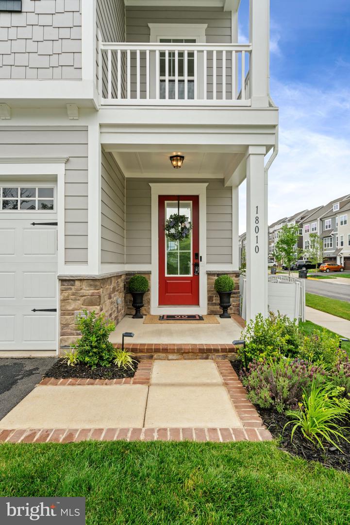 18010 WOODS OVERLOOK DR, DUMFRIES, Virginia 22026, 4 Bedrooms Bedrooms, ,3 BathroomsBathrooms,Residential,For sale,18010 WOODS OVERLOOK DR,VAPW2095658 MLS # VAPW2095658