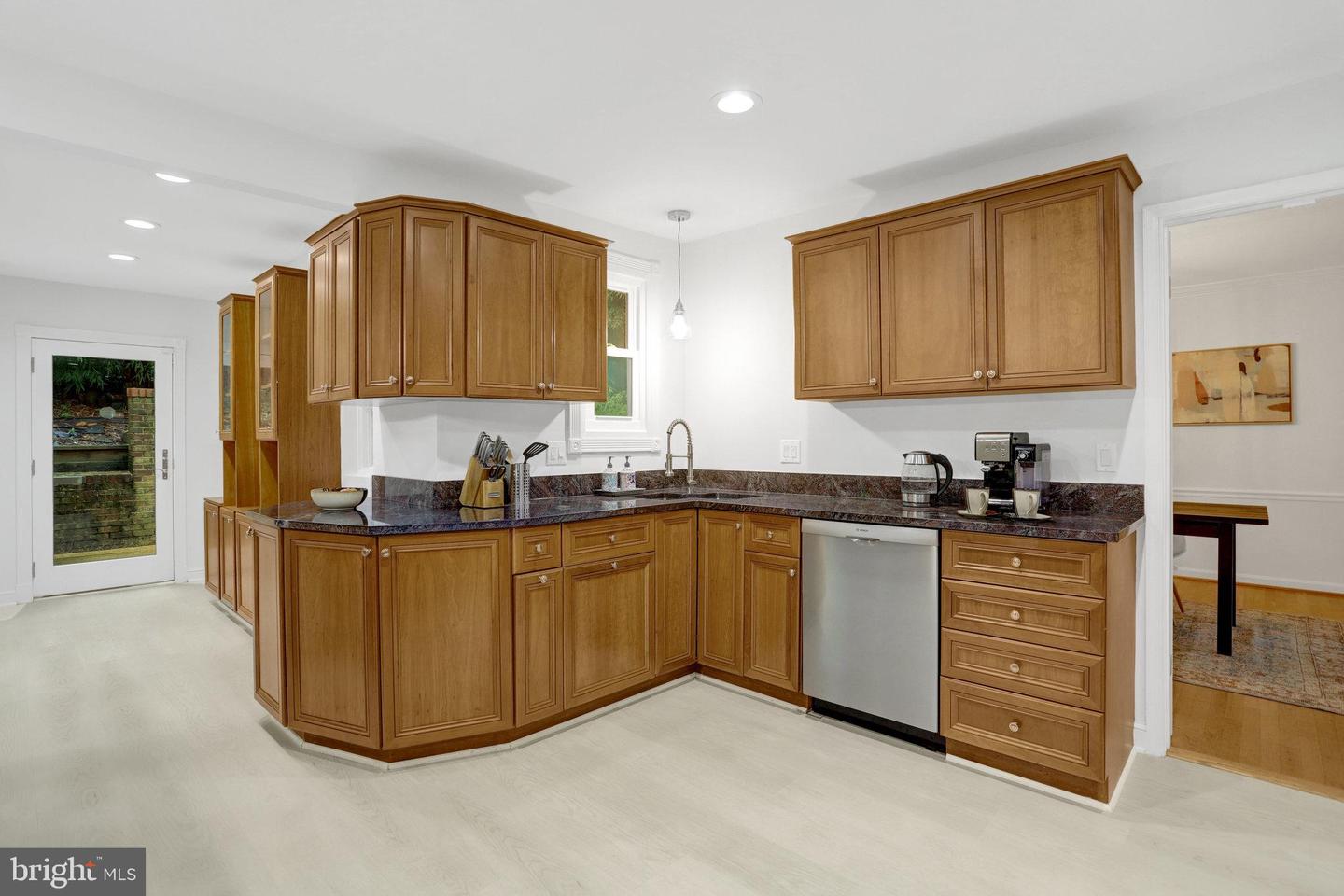 2014 MASON HILL DR, ALEXANDRIA, Virginia 22307, 5 Bedrooms Bedrooms, ,4 BathroomsBathrooms,Residential,For sale,2014 MASON HILL DR,VAFX2243576 MLS # VAFX2243576