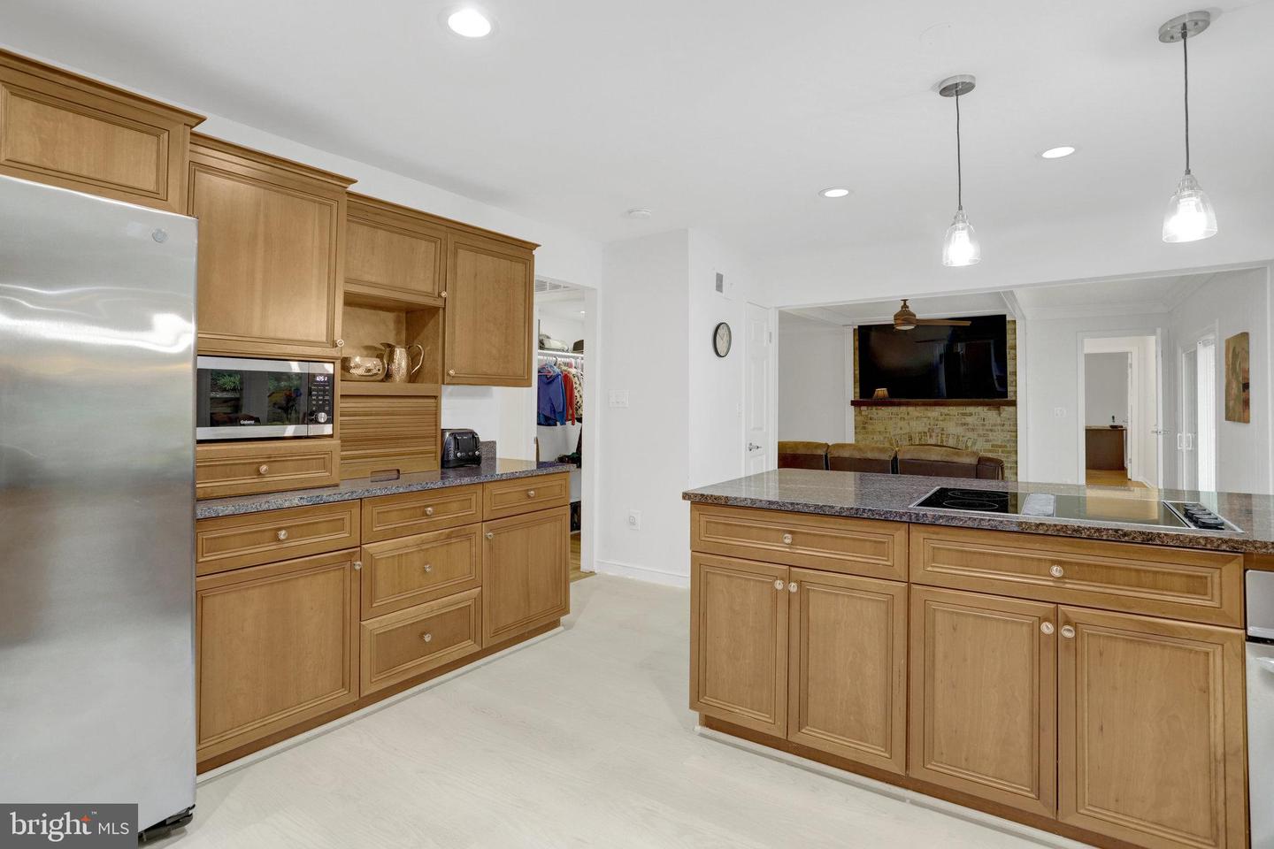 2014 MASON HILL DR, ALEXANDRIA, Virginia 22307, 5 Bedrooms Bedrooms, ,4 BathroomsBathrooms,Residential,For sale,2014 MASON HILL DR,VAFX2243576 MLS # VAFX2243576
