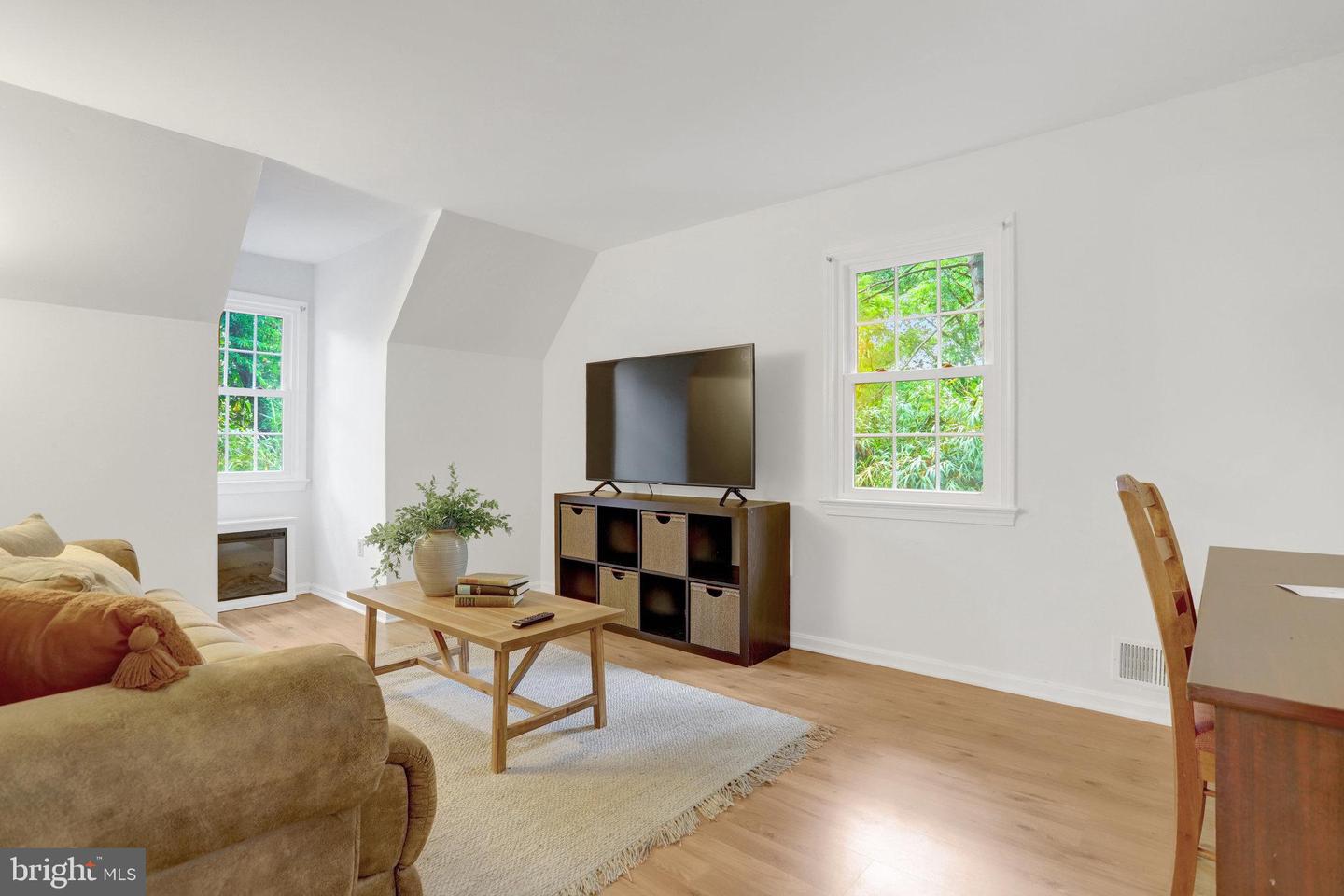 2014 MASON HILL DR, ALEXANDRIA, Virginia 22307, 5 Bedrooms Bedrooms, ,4 BathroomsBathrooms,Residential,For sale,2014 MASON HILL DR,VAFX2243576 MLS # VAFX2243576