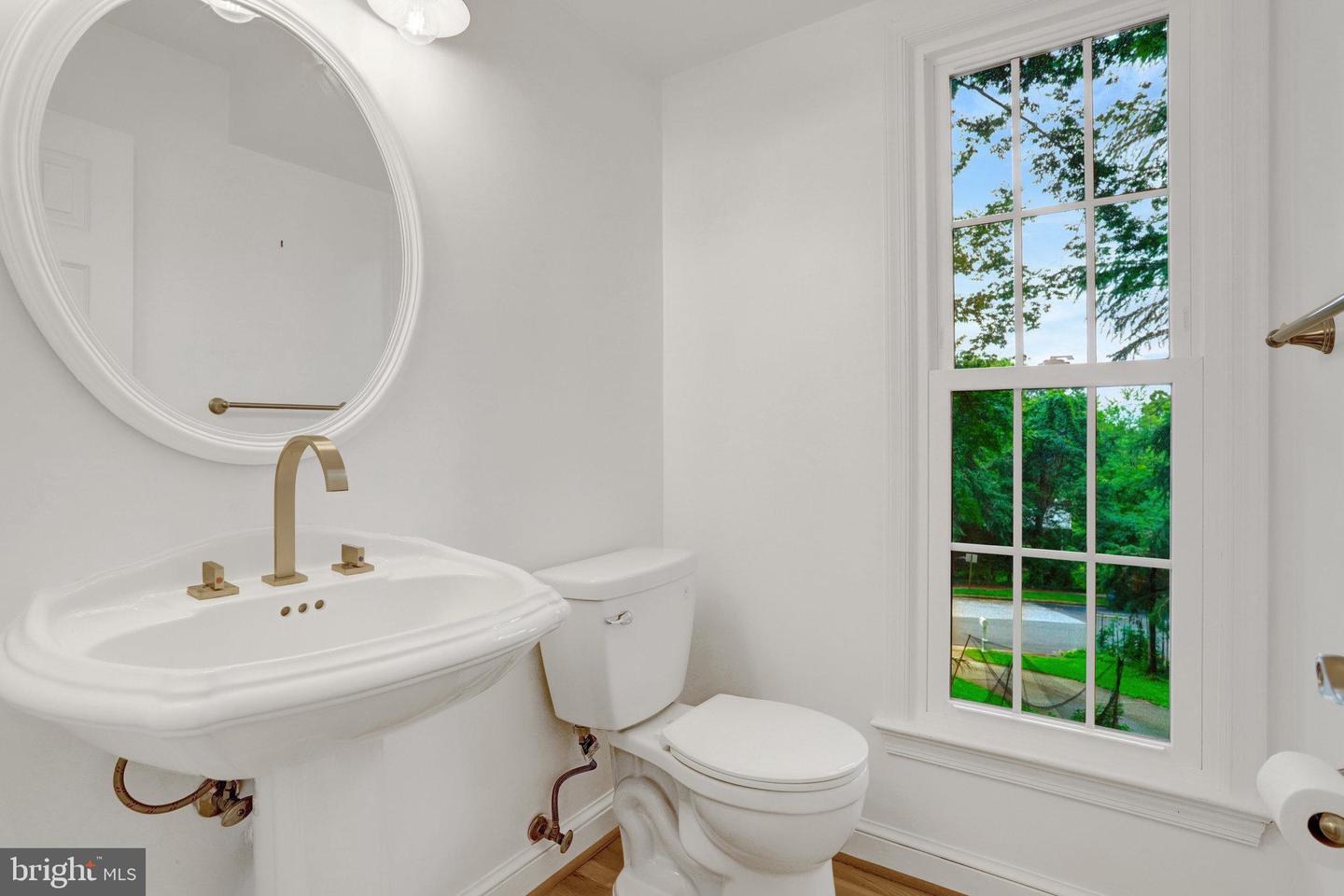 2014 MASON HILL DR, ALEXANDRIA, Virginia 22307, 5 Bedrooms Bedrooms, ,4 BathroomsBathrooms,Residential,For sale,2014 MASON HILL DR,VAFX2243576 MLS # VAFX2243576