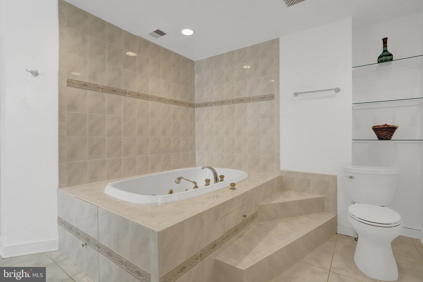 2014 MASON HILL DR, ALEXANDRIA, Virginia 22307, 5 Bedrooms Bedrooms, ,4 BathroomsBathrooms,Residential,For sale,2014 MASON HILL DR,VAFX2243576 MLS # VAFX2243576
