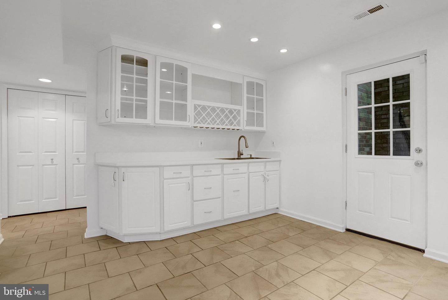 2014 MASON HILL DR, ALEXANDRIA, Virginia 22307, 5 Bedrooms Bedrooms, ,4 BathroomsBathrooms,Residential,For sale,2014 MASON HILL DR,VAFX2243576 MLS # VAFX2243576
