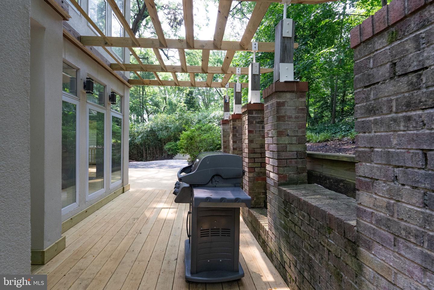 2014 MASON HILL DR, ALEXANDRIA, Virginia 22307, 5 Bedrooms Bedrooms, ,4 BathroomsBathrooms,Residential,For sale,2014 MASON HILL DR,VAFX2243576 MLS # VAFX2243576