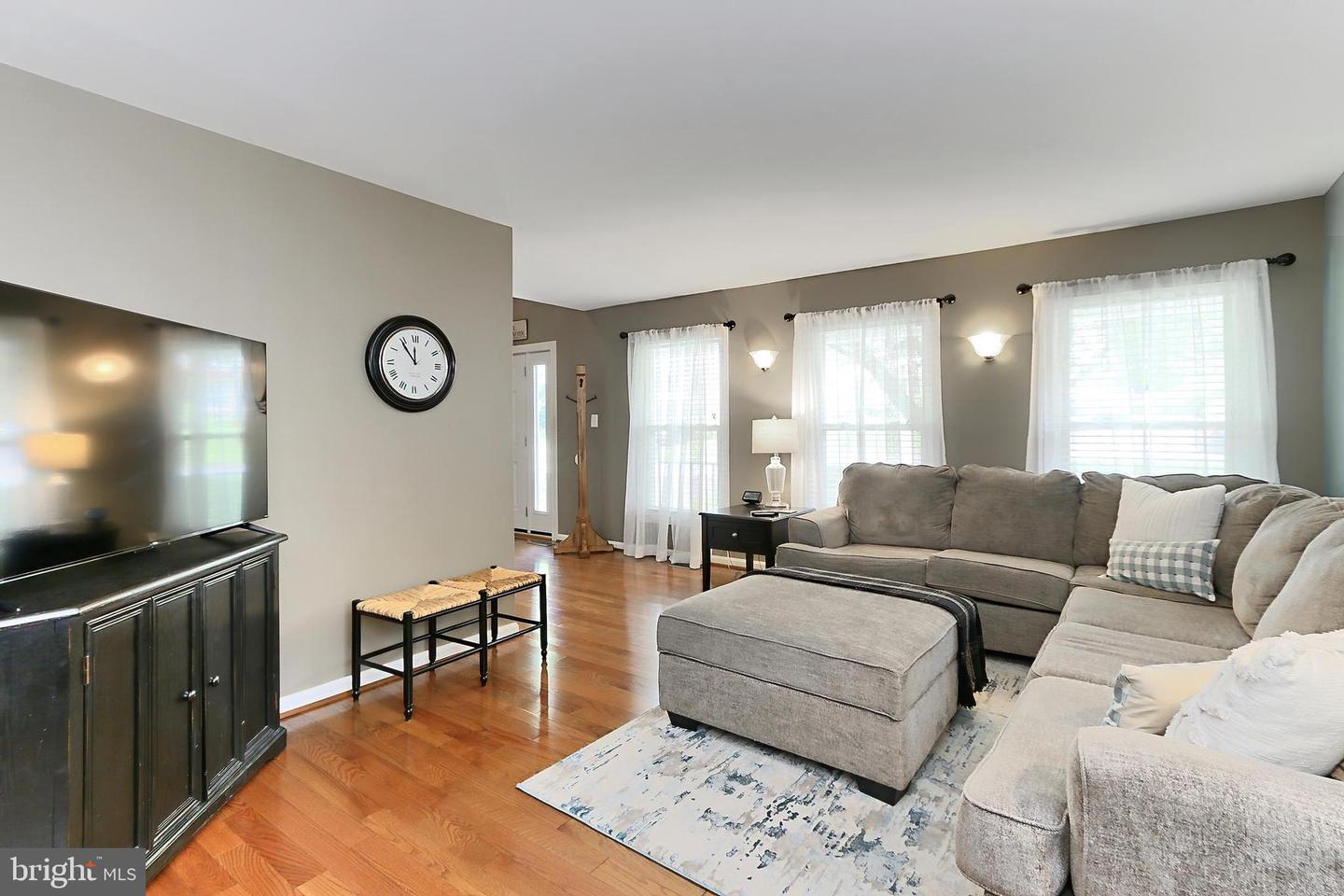 13757 CABELLS MILL DR, CENTREVILLE, Virginia 20120, 6 Bedrooms Bedrooms, ,3 BathroomsBathrooms,Residential,For sale,13757 CABELLS MILL DR,VAFX2243624 MLS # VAFX2243624