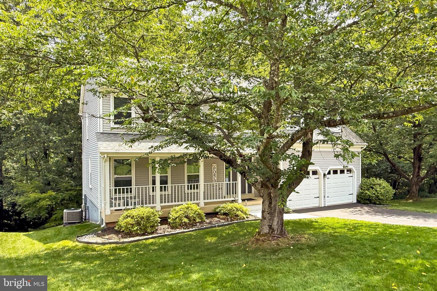 13757 CABELLS MILL DR, CENTREVILLE, Virginia 20120, 6 Bedrooms Bedrooms, ,3 BathroomsBathrooms,Residential,For sale,13757 CABELLS MILL DR,VAFX2243624 MLS # VAFX2243624