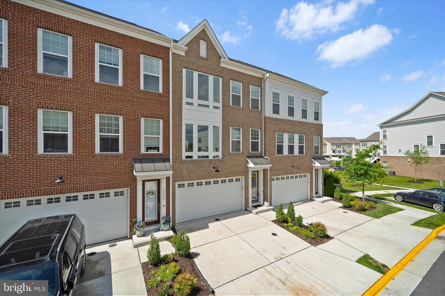 42984 LOST FARM TER, LEESBURG, Virginia 20175, 4 Bedrooms Bedrooms, ,3 BathroomsBathrooms,Residential,For sale,42984 LOST FARM TER,VALO2098060 MLS # VALO2098060