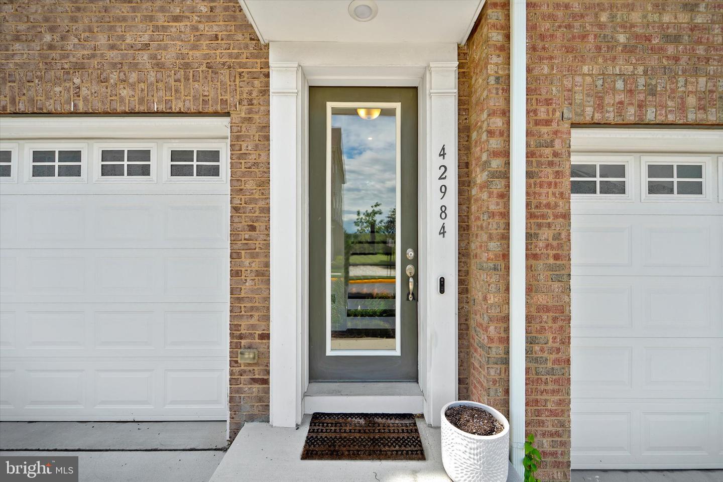 42984 LOST FARM TER, LEESBURG, Virginia 20175, 4 Bedrooms Bedrooms, ,3 BathroomsBathrooms,Residential,For sale,42984 LOST FARM TER,VALO2098060 MLS # VALO2098060