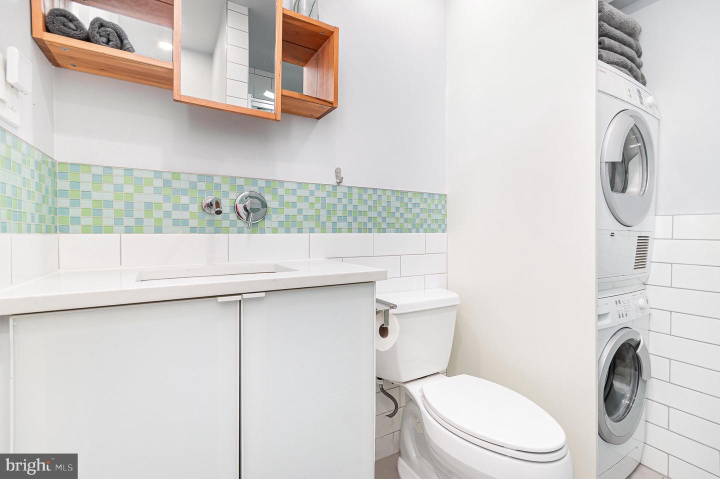 1690 CHIMNEY HOUSE RD, RESTON, Virginia 20190, 3 Bedrooms Bedrooms, ,3 BathroomsBathrooms,Residential,For sale,1690 CHIMNEY HOUSE RD,VAFX2243828 MLS # VAFX2243828
