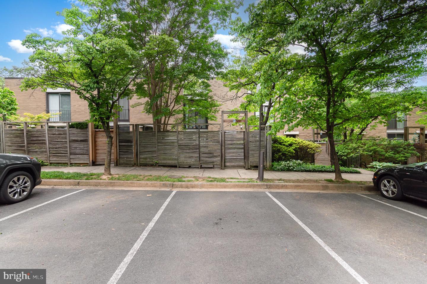 1690 CHIMNEY HOUSE RD, RESTON, Virginia 20190, 3 Bedrooms Bedrooms, ,3 BathroomsBathrooms,Residential,For sale,1690 CHIMNEY HOUSE RD,VAFX2243828 MLS # VAFX2243828
