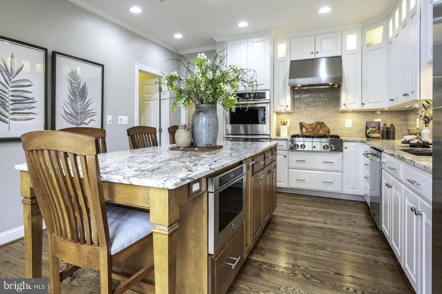 1106 ROUNDHOUSE LN, ALEXANDRIA, Virginia 22314, 3 Bedrooms Bedrooms, ,2 BathroomsBathrooms,Residential,For sale,1106 ROUNDHOUSE LN,VAAX2045820 MLS # VAAX2045820