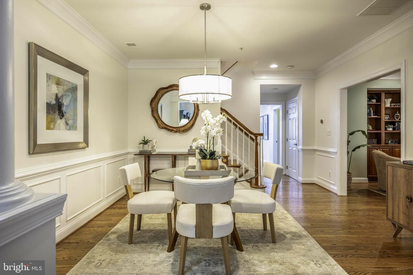 1106 ROUNDHOUSE LN, ALEXANDRIA, Virginia 22314, 3 Bedrooms Bedrooms, ,2 BathroomsBathrooms,Residential,For sale,1106 ROUNDHOUSE LN,VAAX2045820 MLS # VAAX2045820