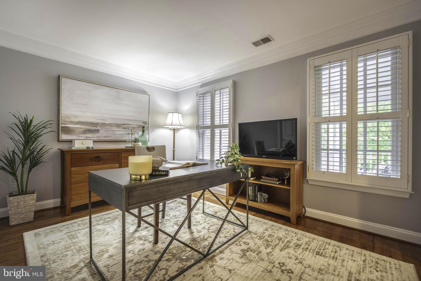 1106 ROUNDHOUSE LN, ALEXANDRIA, Virginia 22314, 3 Bedrooms Bedrooms, ,2 BathroomsBathrooms,Residential,For sale,1106 ROUNDHOUSE LN,VAAX2045820 MLS # VAAX2045820
