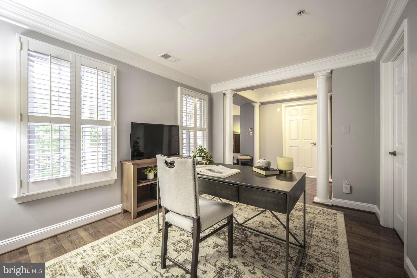 1106 ROUNDHOUSE LN, ALEXANDRIA, Virginia 22314, 3 Bedrooms Bedrooms, ,2 BathroomsBathrooms,Residential,For sale,1106 ROUNDHOUSE LN,VAAX2045820 MLS # VAAX2045820