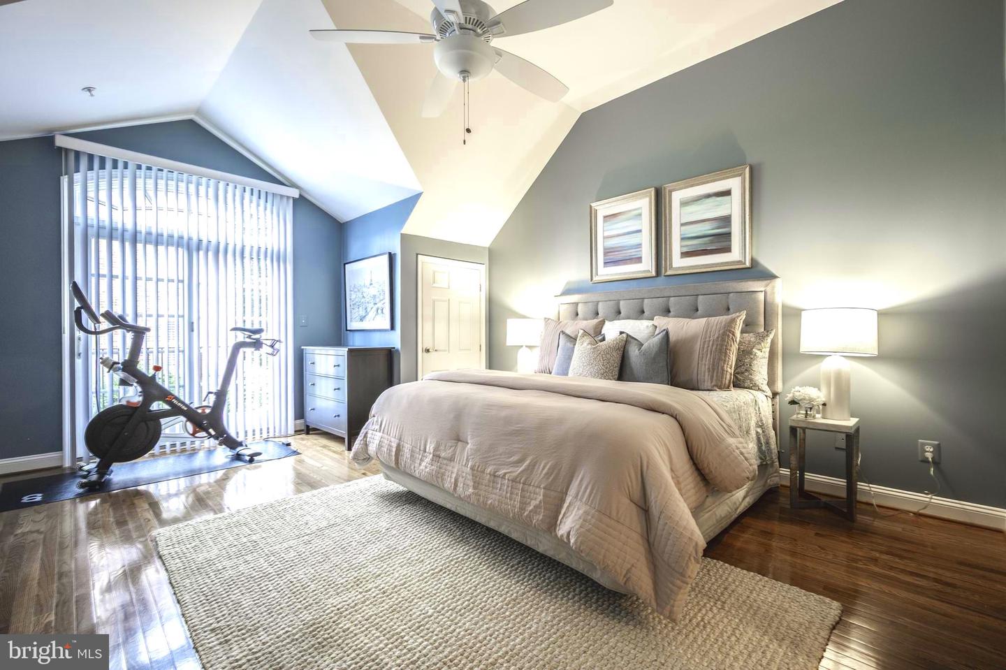 1106 ROUNDHOUSE LN, ALEXANDRIA, Virginia 22314, 3 Bedrooms Bedrooms, ,2 BathroomsBathrooms,Residential,For sale,1106 ROUNDHOUSE LN,VAAX2045820 MLS # VAAX2045820