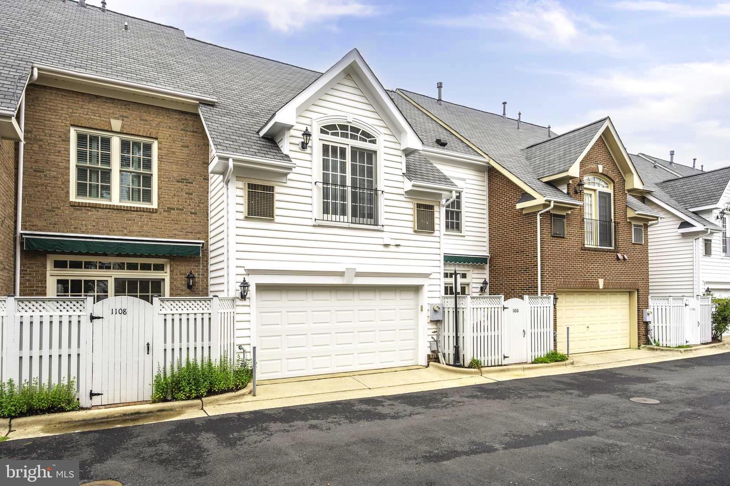 1106 ROUNDHOUSE LN, ALEXANDRIA, Virginia 22314, 3 Bedrooms Bedrooms, ,2 BathroomsBathrooms,Residential,For sale,1106 ROUNDHOUSE LN,VAAX2045820 MLS # VAAX2045820