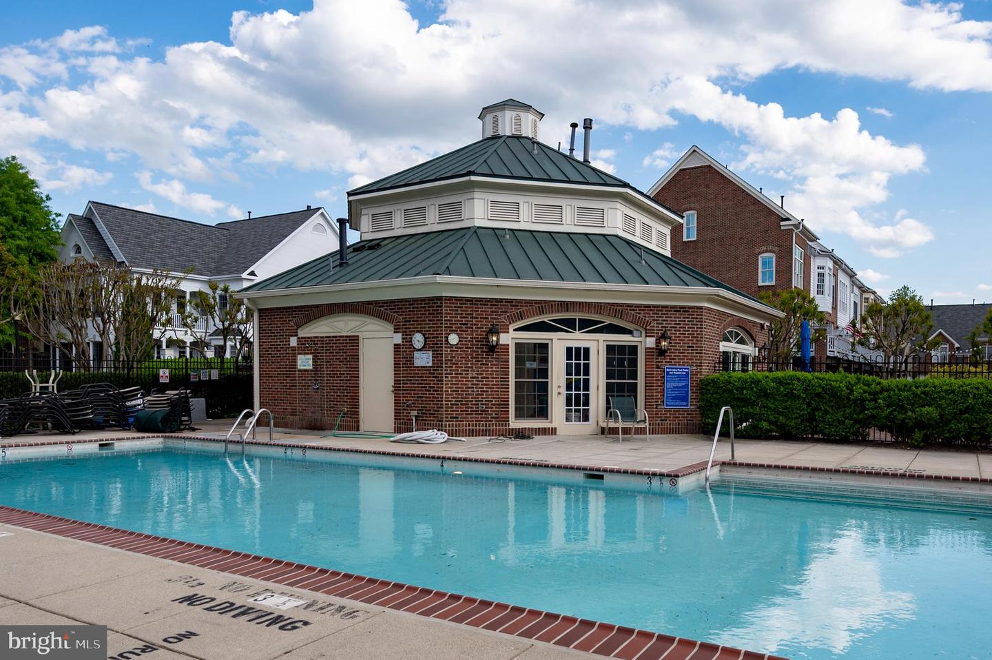 1106 ROUNDHOUSE LN, ALEXANDRIA, Virginia 22314, 3 Bedrooms Bedrooms, ,2 BathroomsBathrooms,Residential,For sale,1106 ROUNDHOUSE LN,VAAX2045820 MLS # VAAX2045820