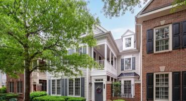 1106 ROUNDHOUSE LN, ALEXANDRIA, Virginia 22314, 3 Bedrooms Bedrooms, ,2 BathroomsBathrooms,Residential,For sale,1106 ROUNDHOUSE LN,VAAX2045820 MLS # VAAX2045820