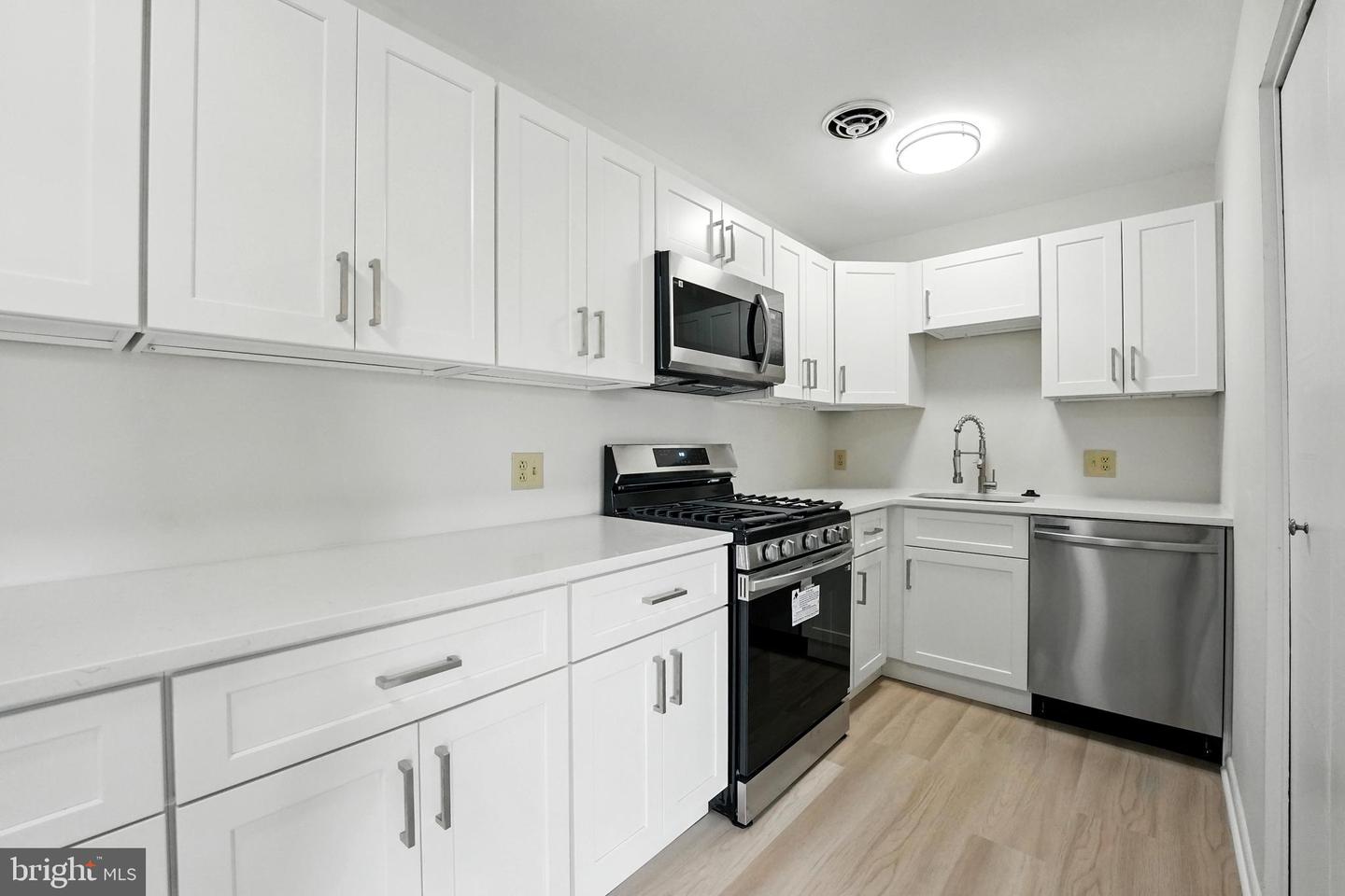 218 LOCUST ST SE #151, VIENNA, Virginia 22180, 2 Bedrooms Bedrooms, ,1 BathroomBathrooms,Residential,For sale,218 LOCUST ST SE #151,VAFX2243868 MLS # VAFX2243868