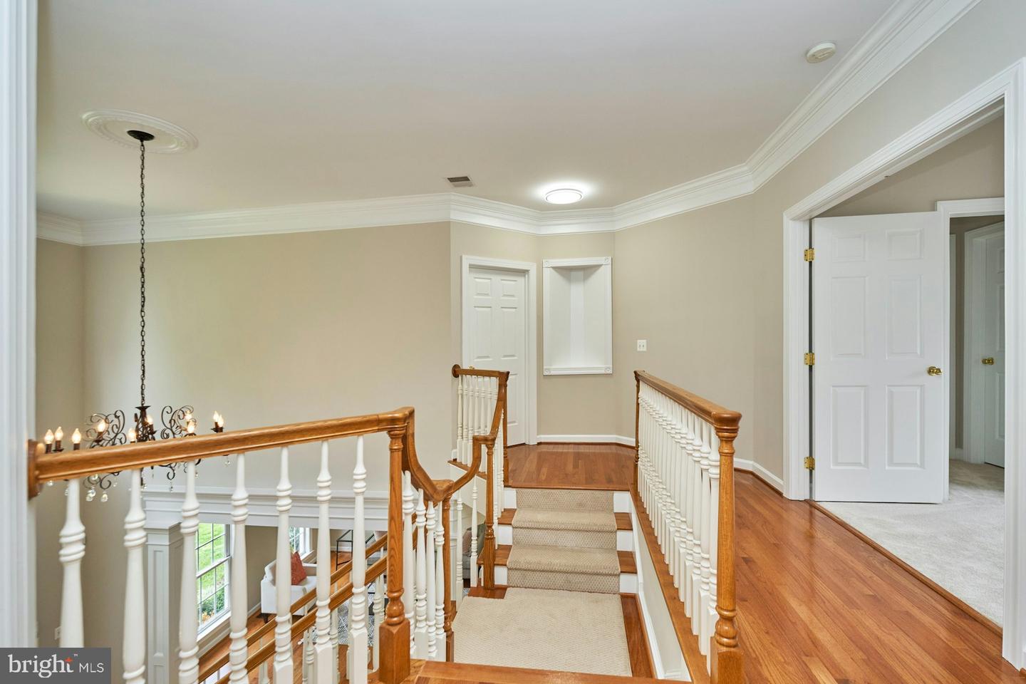 19083 PARALLEL BLUFFS CT, LEESBURG, Virginia 20176, 5 Bedrooms Bedrooms, ,4 BathroomsBathrooms,Residential,For sale,19083 PARALLEL BLUFFS CT,VALO2098194 MLS # VALO2098194