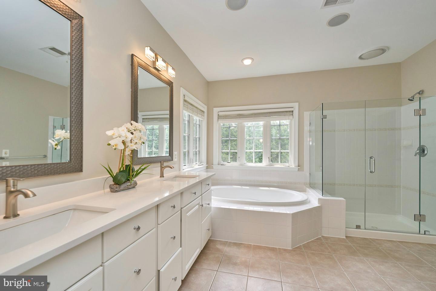 19083 PARALLEL BLUFFS CT, LEESBURG, Virginia 20176, 5 Bedrooms Bedrooms, ,4 BathroomsBathrooms,Residential,For sale,19083 PARALLEL BLUFFS CT,VALO2098194 MLS # VALO2098194