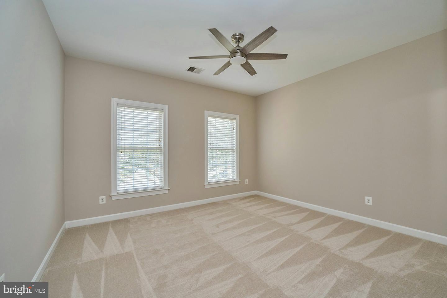 19083 PARALLEL BLUFFS CT, LEESBURG, Virginia 20176, 5 Bedrooms Bedrooms, ,4 BathroomsBathrooms,Residential,For sale,19083 PARALLEL BLUFFS CT,VALO2098194 MLS # VALO2098194