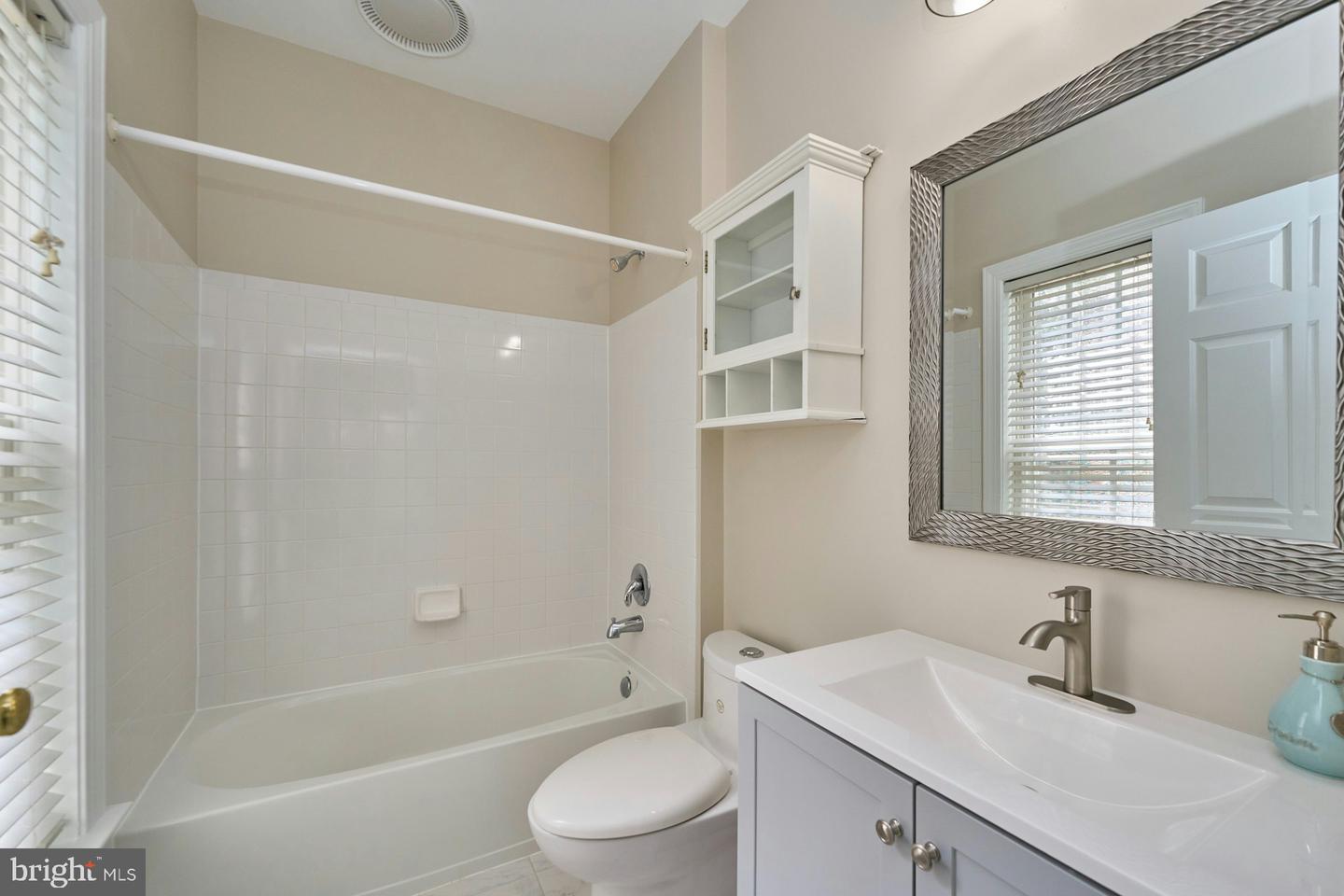 19083 PARALLEL BLUFFS CT, LEESBURG, Virginia 20176, 5 Bedrooms Bedrooms, ,4 BathroomsBathrooms,Residential,For sale,19083 PARALLEL BLUFFS CT,VALO2098194 MLS # VALO2098194