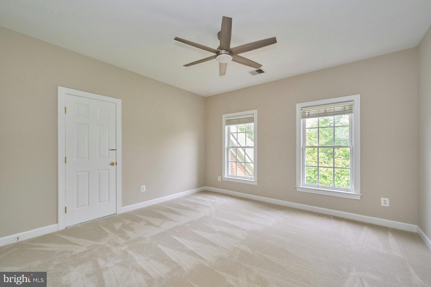 19083 PARALLEL BLUFFS CT, LEESBURG, Virginia 20176, 5 Bedrooms Bedrooms, ,4 BathroomsBathrooms,Residential,For sale,19083 PARALLEL BLUFFS CT,VALO2098194 MLS # VALO2098194