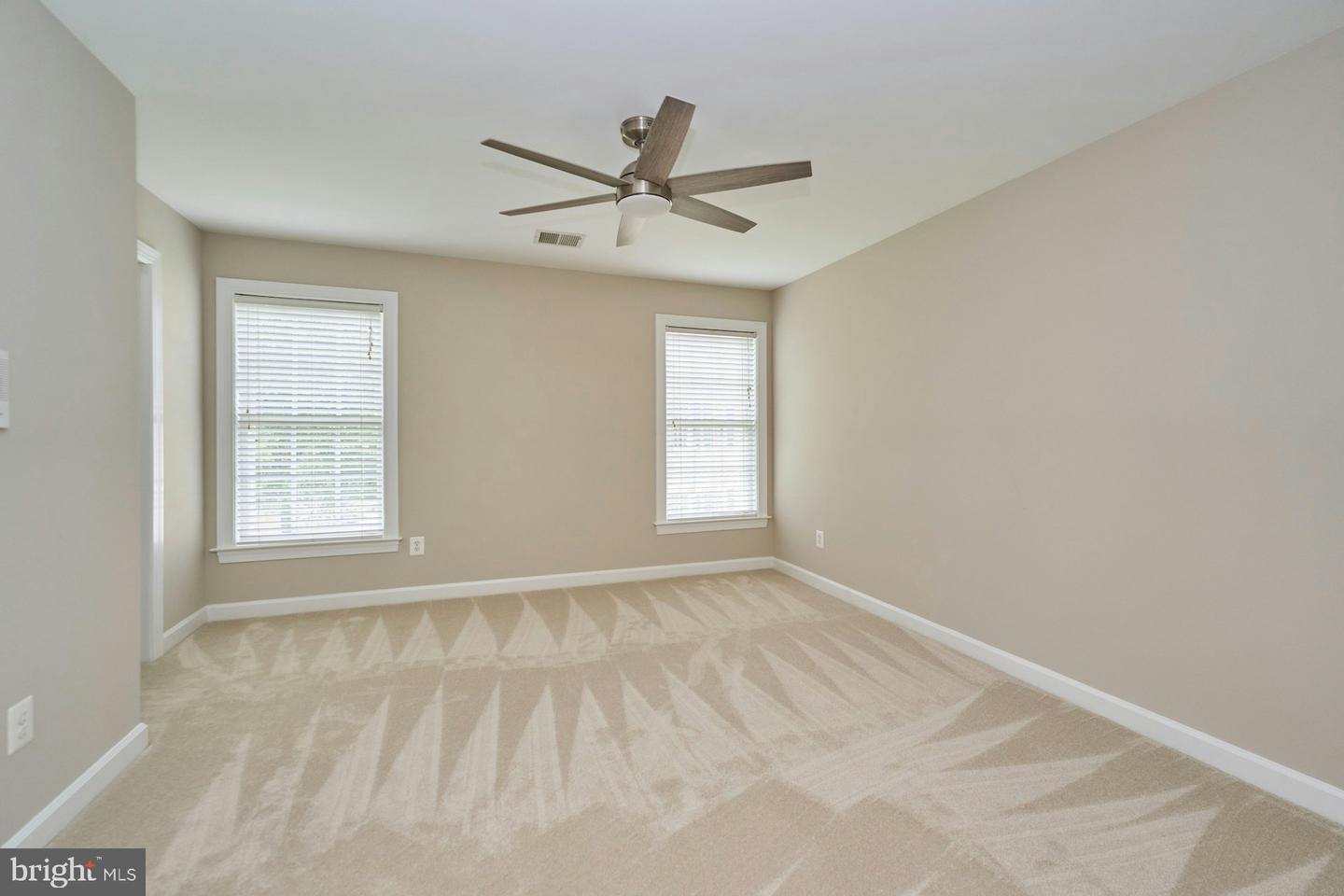 19083 PARALLEL BLUFFS CT, LEESBURG, Virginia 20176, 5 Bedrooms Bedrooms, ,4 BathroomsBathrooms,Residential,For sale,19083 PARALLEL BLUFFS CT,VALO2098194 MLS # VALO2098194