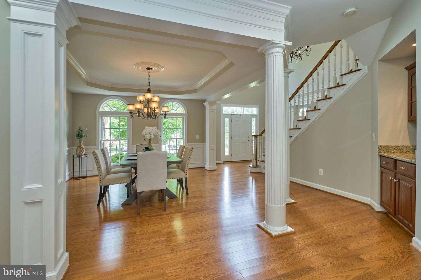 19083 PARALLEL BLUFFS CT, LEESBURG, Virginia 20176, 5 Bedrooms Bedrooms, ,4 BathroomsBathrooms,Residential,For sale,19083 PARALLEL BLUFFS CT,VALO2098194 MLS # VALO2098194
