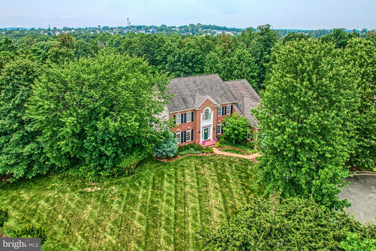 19083 PARALLEL BLUFFS CT, LEESBURG, Virginia 20176, 5 Bedrooms Bedrooms, ,4 BathroomsBathrooms,Residential,For sale,19083 PARALLEL BLUFFS CT,VALO2098194 MLS # VALO2098194