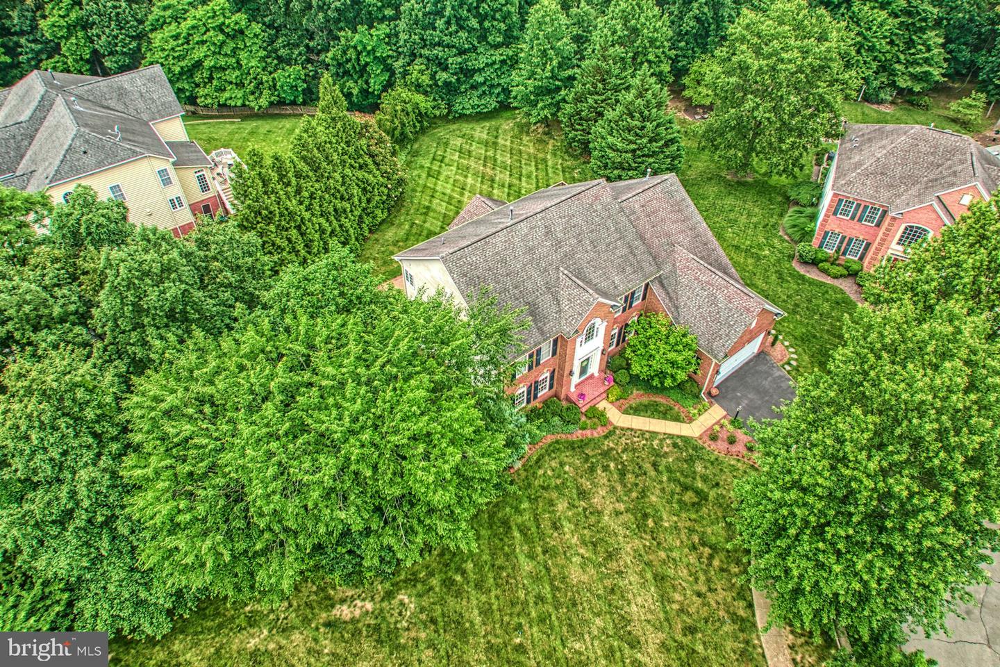 19083 PARALLEL BLUFFS CT, LEESBURG, Virginia 20176, 5 Bedrooms Bedrooms, ,4 BathroomsBathrooms,Residential,For sale,19083 PARALLEL BLUFFS CT,VALO2098194 MLS # VALO2098194