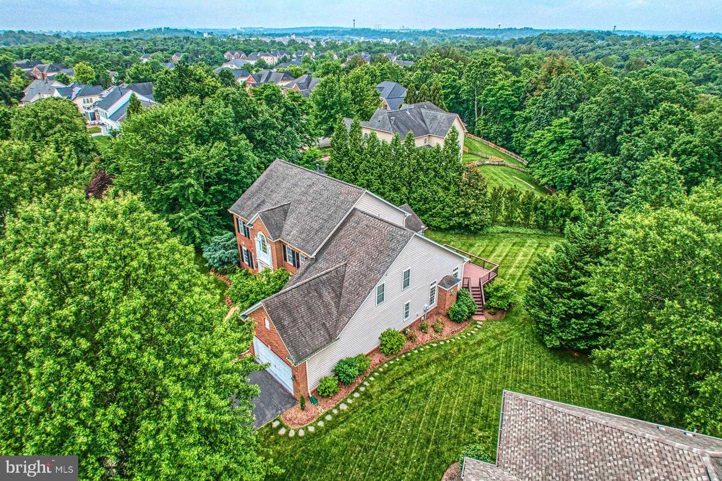 19083 PARALLEL BLUFFS CT, LEESBURG, Virginia 20176, 5 Bedrooms Bedrooms, ,4 BathroomsBathrooms,Residential,For sale,19083 PARALLEL BLUFFS CT,VALO2098194 MLS # VALO2098194