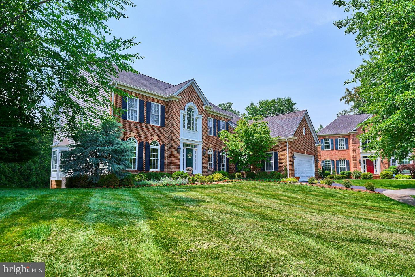 19083 PARALLEL BLUFFS CT, LEESBURG, Virginia 20176, 5 Bedrooms Bedrooms, ,4 BathroomsBathrooms,Residential,For sale,19083 PARALLEL BLUFFS CT,VALO2098194 MLS # VALO2098194