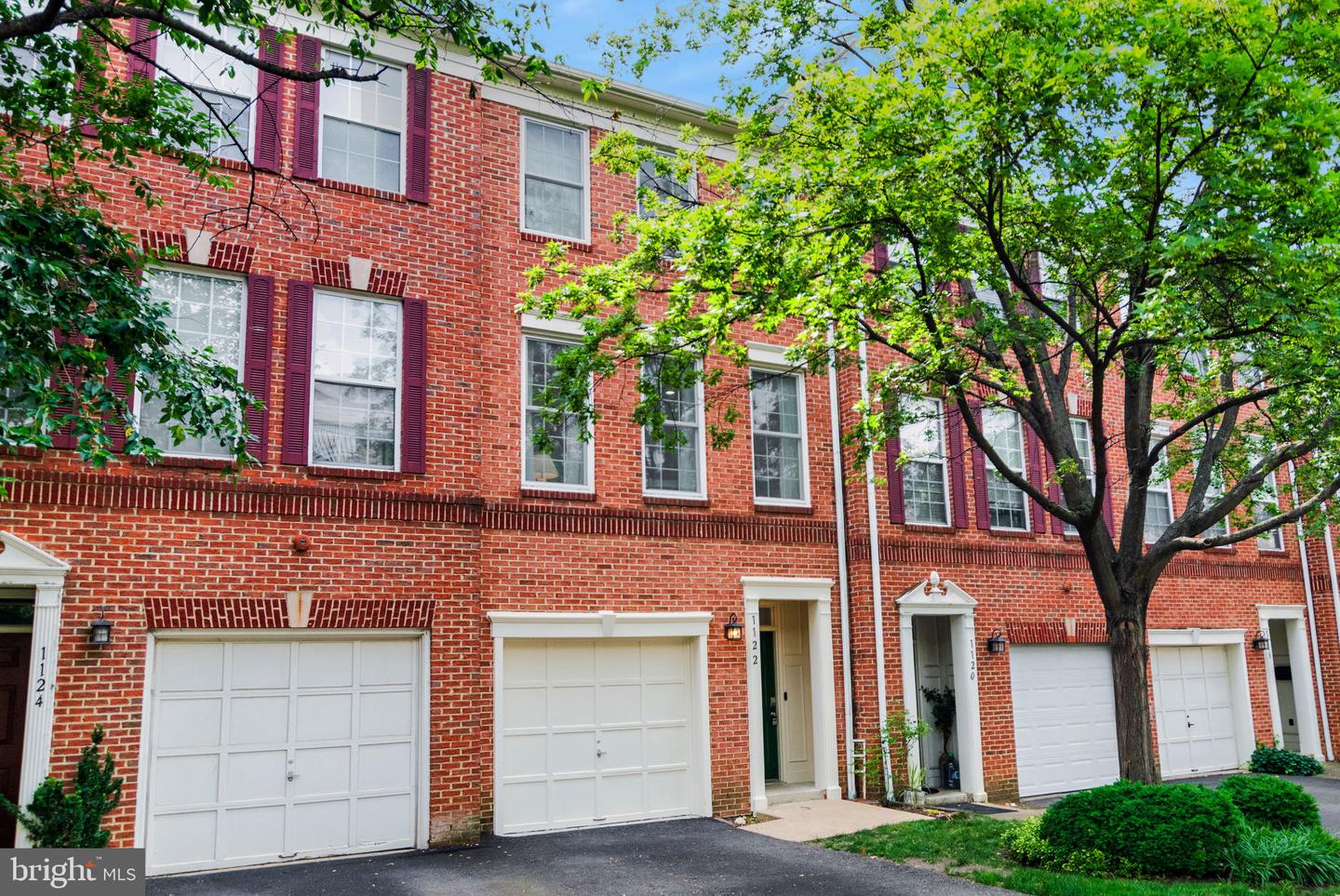 1122 S MONROE ST, ARLINGTON, Virginia 22204, 2 Bedrooms Bedrooms, ,2 BathroomsBathrooms,Residential,For sale,1122 S MONROE ST,VAAR2058370 MLS # VAAR2058370