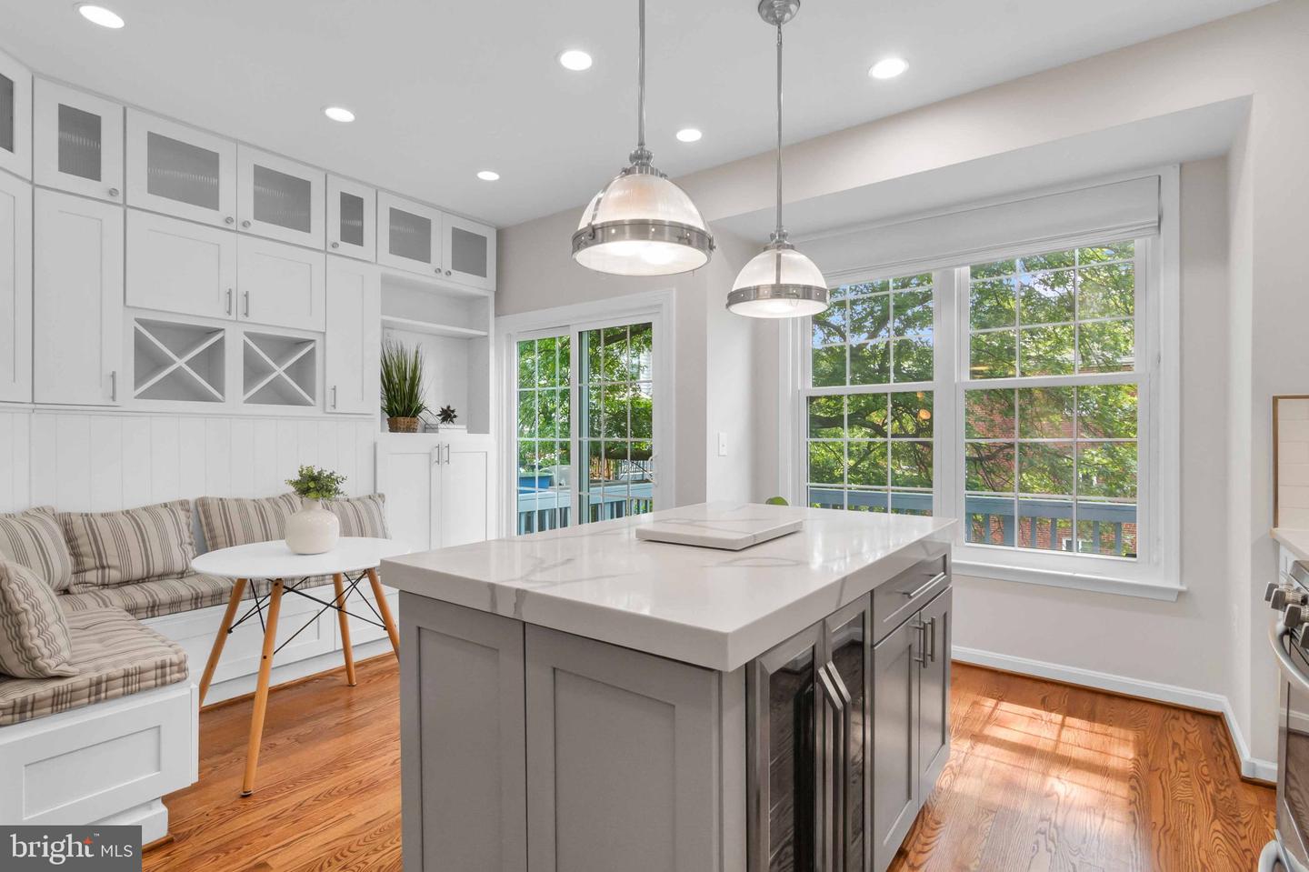 1122 S MONROE ST, ARLINGTON, Virginia 22204, 2 Bedrooms Bedrooms, ,2 BathroomsBathrooms,Residential,For sale,1122 S MONROE ST,VAAR2058370 MLS # VAAR2058370