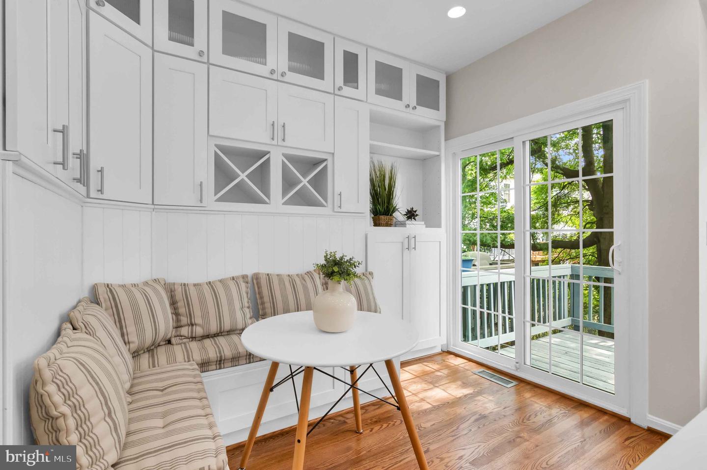 1122 S MONROE ST, ARLINGTON, Virginia 22204, 2 Bedrooms Bedrooms, ,2 BathroomsBathrooms,Residential,For sale,1122 S MONROE ST,VAAR2058370 MLS # VAAR2058370