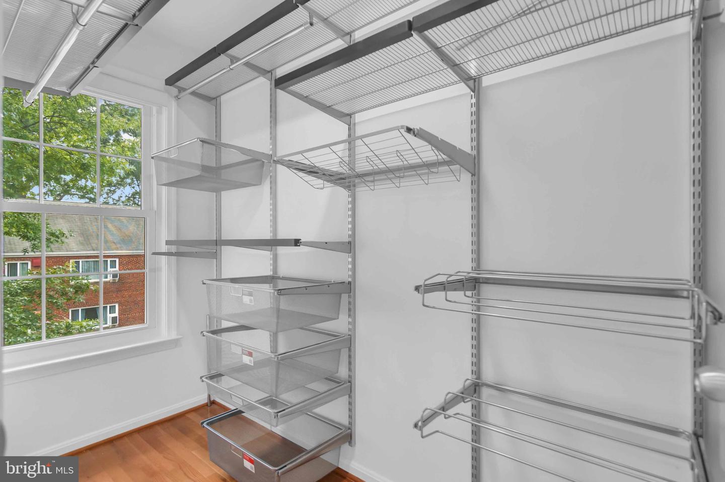 1122 S MONROE ST, ARLINGTON, Virginia 22204, 2 Bedrooms Bedrooms, ,2 BathroomsBathrooms,Residential,For sale,1122 S MONROE ST,VAAR2058370 MLS # VAAR2058370
