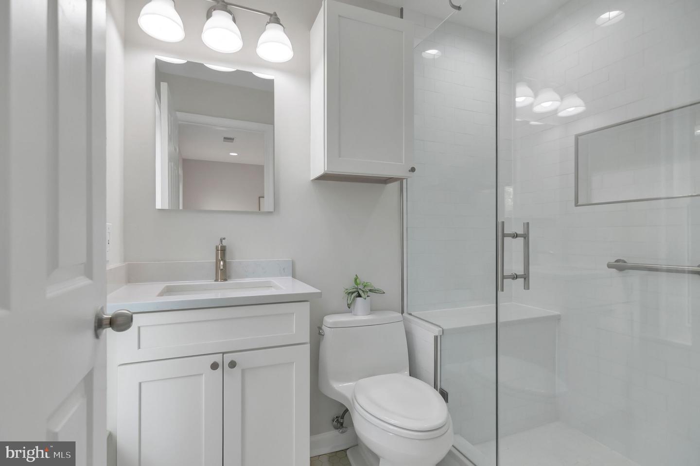 1122 S MONROE ST, ARLINGTON, Virginia 22204, 2 Bedrooms Bedrooms, ,2 BathroomsBathrooms,Residential,For sale,1122 S MONROE ST,VAAR2058370 MLS # VAAR2058370