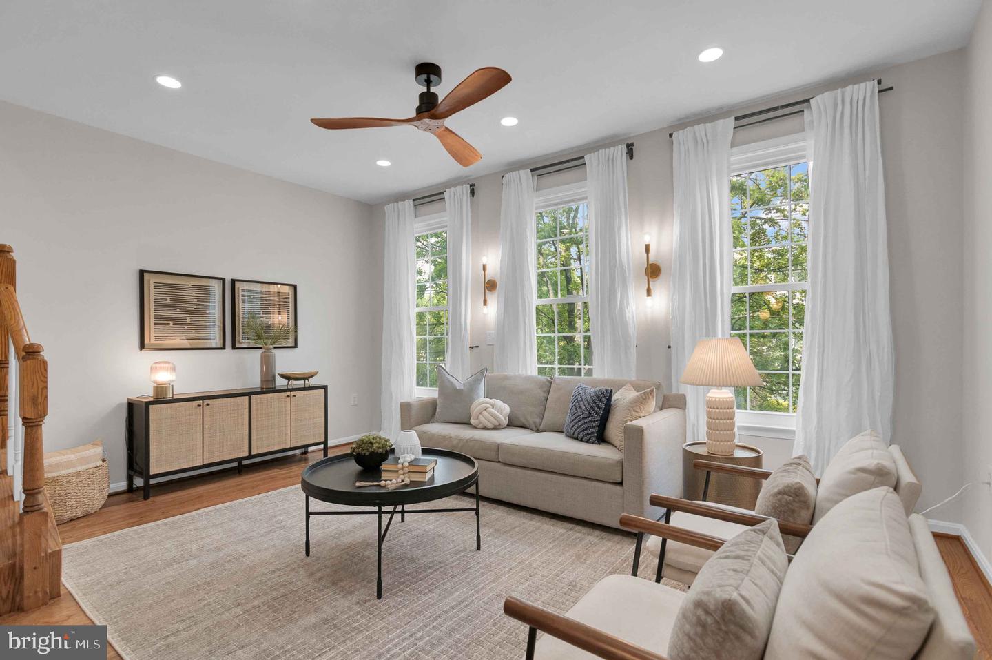 1122 S MONROE ST, ARLINGTON, Virginia 22204, 2 Bedrooms Bedrooms, ,2 BathroomsBathrooms,Residential,For sale,1122 S MONROE ST,VAAR2058370 MLS # VAAR2058370