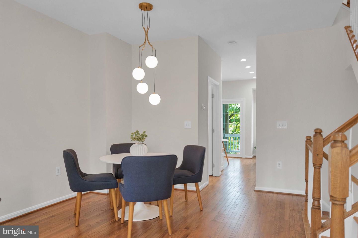 1122 S MONROE ST, ARLINGTON, Virginia 22204, 2 Bedrooms Bedrooms, ,2 BathroomsBathrooms,Residential,For sale,1122 S MONROE ST,VAAR2058370 MLS # VAAR2058370