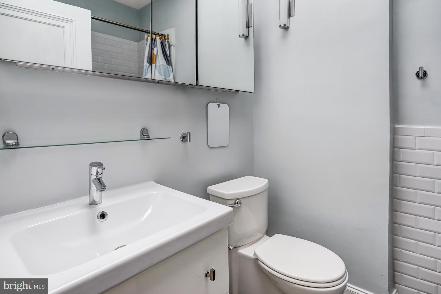 2435 39TH PL NW, WASHINGTON, District Of Columbia 20007, 4 Bedrooms Bedrooms, ,3 BathroomsBathrooms,Residential,For sale,2435 39TH PL NW,DCDC2203164 MLS # DCDC2203164