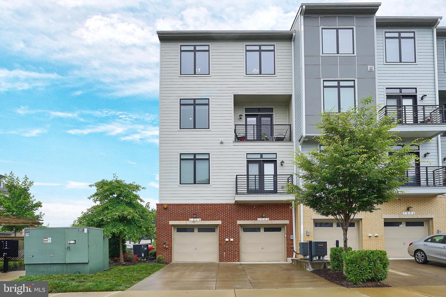 1000 RIBBON LIMESTONE TER SE, LEESBURG, Virginia 20175, 3 Bedrooms Bedrooms, ,2 BathroomsBathrooms,Residential,For sale,1000 RIBBON LIMESTONE TER SE,VALO2098318 MLS # VALO2098318