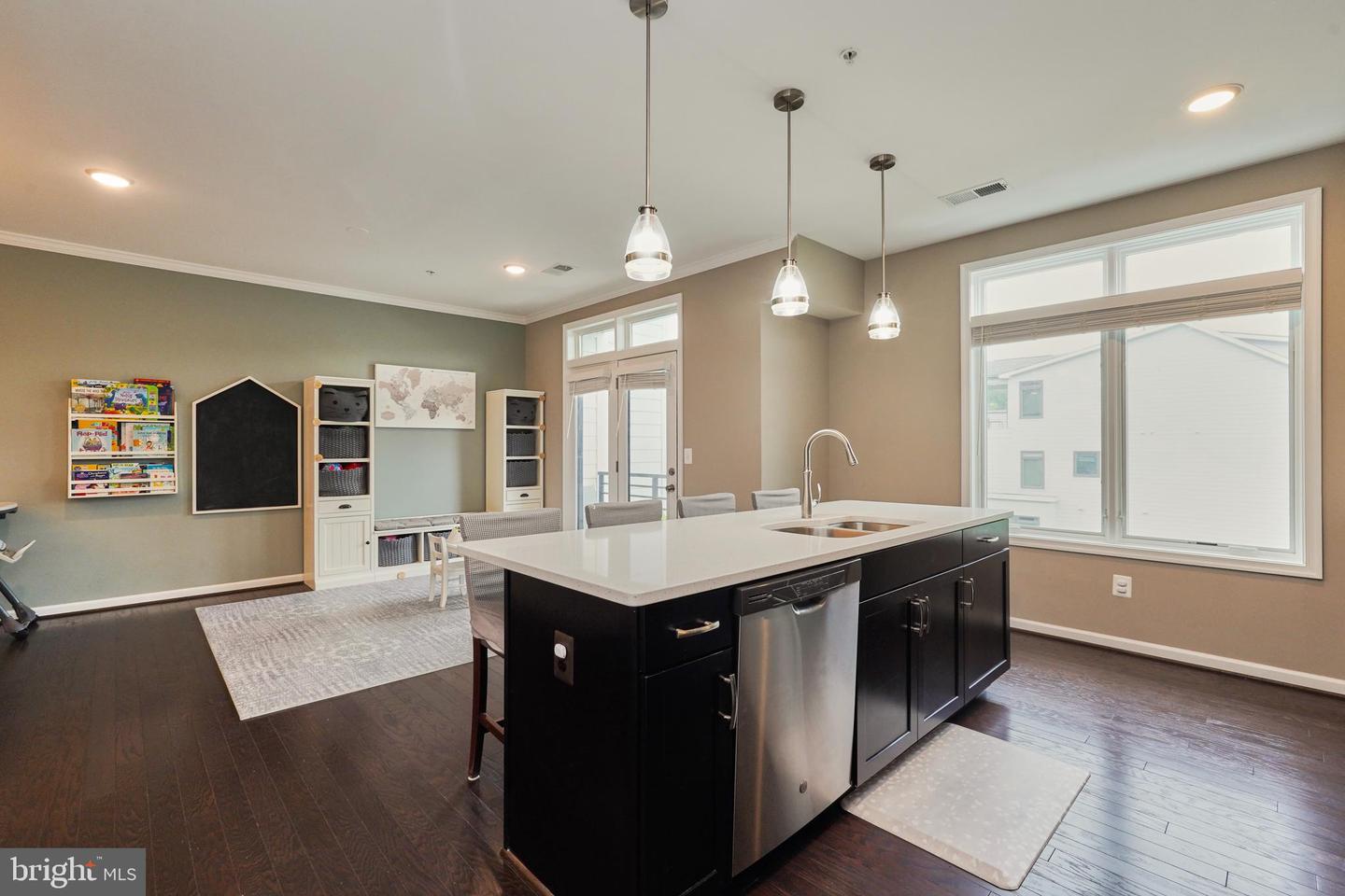 1000 RIBBON LIMESTONE TER SE, LEESBURG, Virginia 20175, 3 Bedrooms Bedrooms, ,2 BathroomsBathrooms,Residential,For sale,1000 RIBBON LIMESTONE TER SE,VALO2098318 MLS # VALO2098318