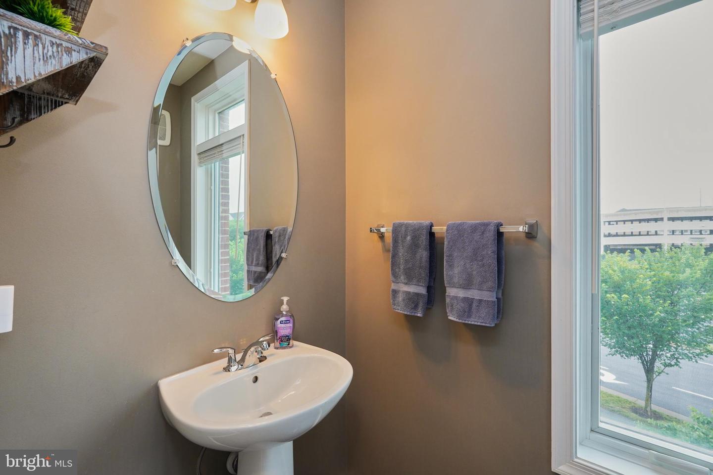 1000 RIBBON LIMESTONE TER SE, LEESBURG, Virginia 20175, 3 Bedrooms Bedrooms, ,2 BathroomsBathrooms,Residential,For sale,1000 RIBBON LIMESTONE TER SE,VALO2098318 MLS # VALO2098318