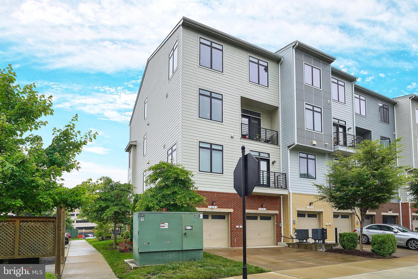 1000 RIBBON LIMESTONE TER SE, LEESBURG, Virginia 20175, 3 Bedrooms Bedrooms, ,2 BathroomsBathrooms,Residential,For sale,1000 RIBBON LIMESTONE TER SE,VALO2098318 MLS # VALO2098318