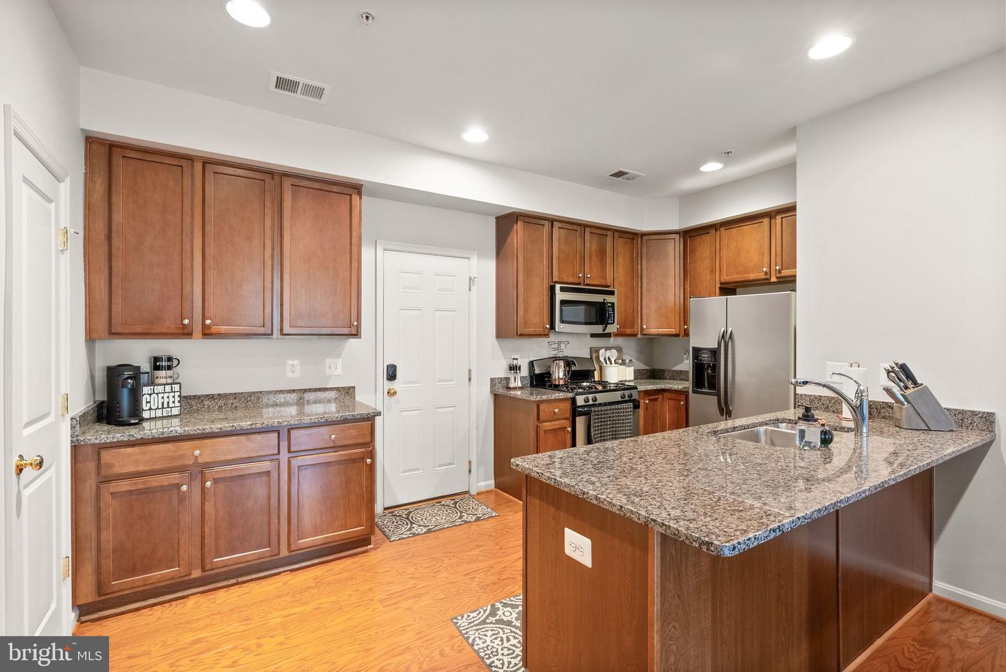 7921 CRESCENT PARK DR, GAINESVILLE, Virginia 20155, 2 Bedrooms Bedrooms, ,2 BathroomsBathrooms,Residential,For sale,7921 CRESCENT PARK DR,VAPW2095882 MLS # VAPW2095882