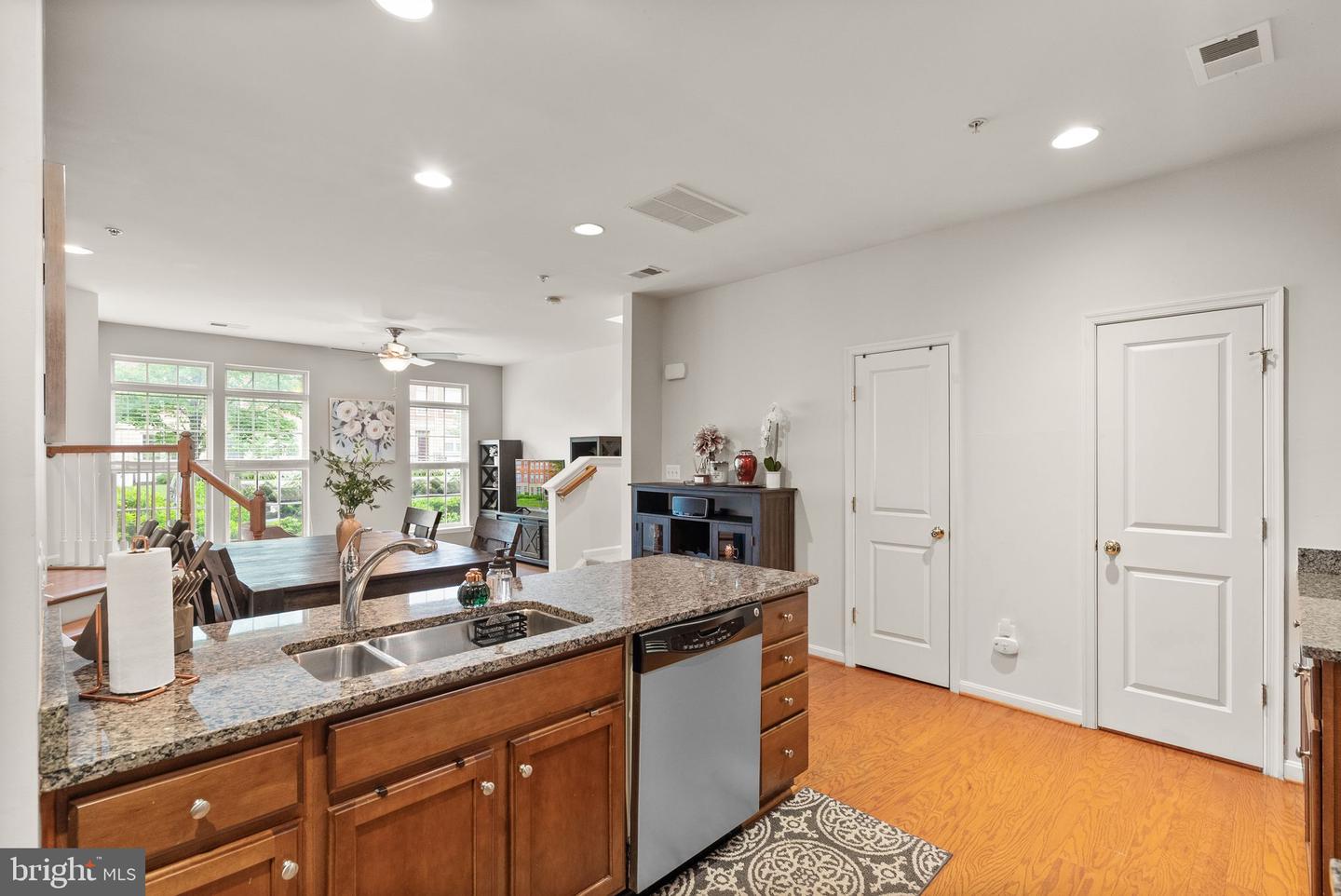 7921 CRESCENT PARK DR, GAINESVILLE, Virginia 20155, 2 Bedrooms Bedrooms, ,2 BathroomsBathrooms,Residential,For sale,7921 CRESCENT PARK DR,VAPW2095882 MLS # VAPW2095882